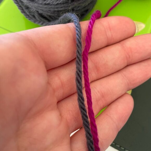 Briggs and Little yarn bundle wool - Picture 8 of 8